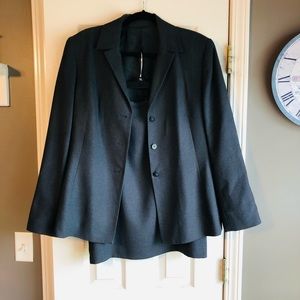 Gray Casual Corner suit. Jacket and skirt